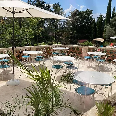 Domaine La Tour - - Jacuzzi - Sauna - Massage - 4 Saisons - Piscine Chauffee Toute L'annee - Heated Pool - 800m Centre לינה וארוחת בוקר *