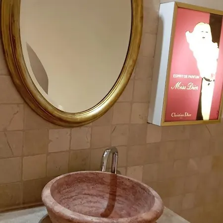 לינה וארוחת בוקר Domaine La Tour - - Jacuzzi - Sauna - Massage - 4 Saisons - Piscine Chauffee Toute L'annee - Heated Pool - 800m Centre