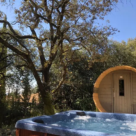 Domaine La Tour - - Jacuzzi - Sauna - Massage - 4 Saisons - Piscine Chauffee Toute L'annee - Heated Pool - 800m Centre לינה וארוחת בוקר