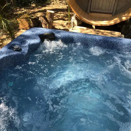 Domaine La Tour - - Jacuzzi - Sauna - Massage - 4 Saisons - Piscine Chauffee Toute L'annee - Heated Pool - 800m Centre *